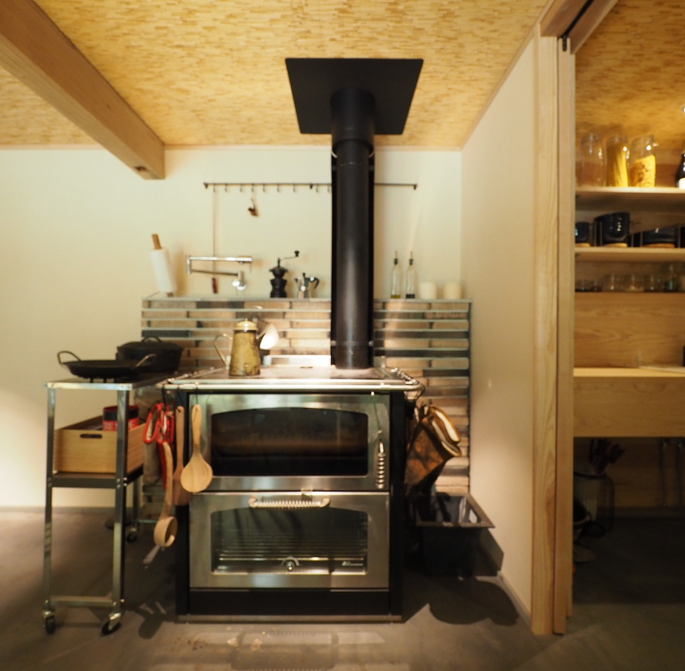 蓑帽子の家|クッキングストーブ